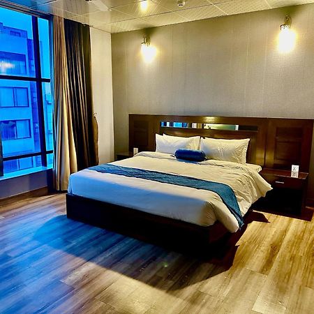 Luxury Apartment In Dha Phase 8, Near Allama Iqbal International Airport Λαχόρη Εξωτερικό φωτογραφία