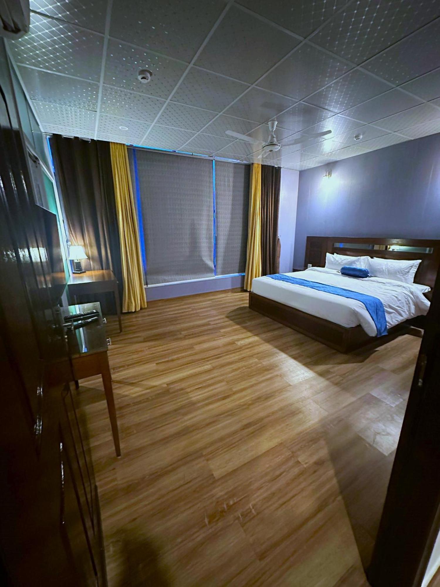 Luxury Apartment In Dha Phase 8, Near Allama Iqbal International Airport Λαχόρη Εξωτερικό φωτογραφία