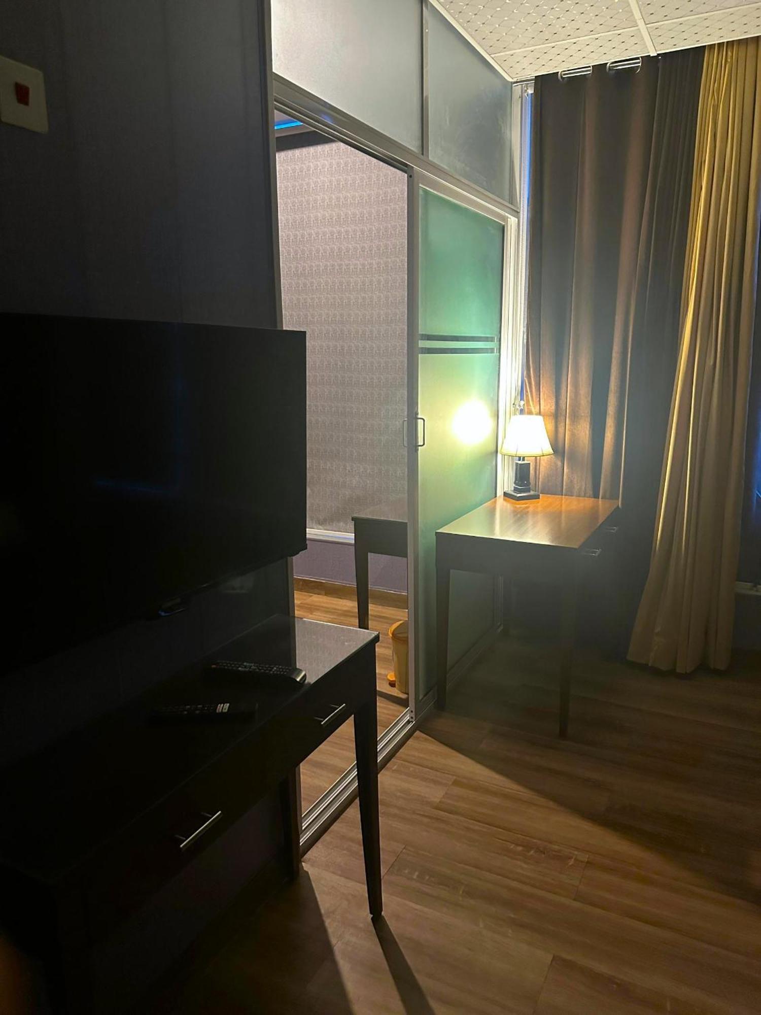 Luxury Apartment In Dha Phase 8, Near Allama Iqbal International Airport Λαχόρη Εξωτερικό φωτογραφία