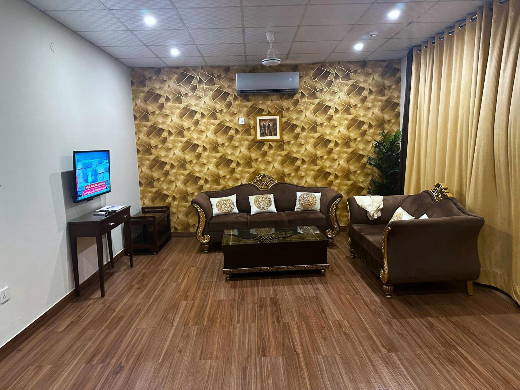 Luxury Apartment In Dha Phase 8, Near Allama Iqbal International Airport Λαχόρη Εξωτερικό φωτογραφία