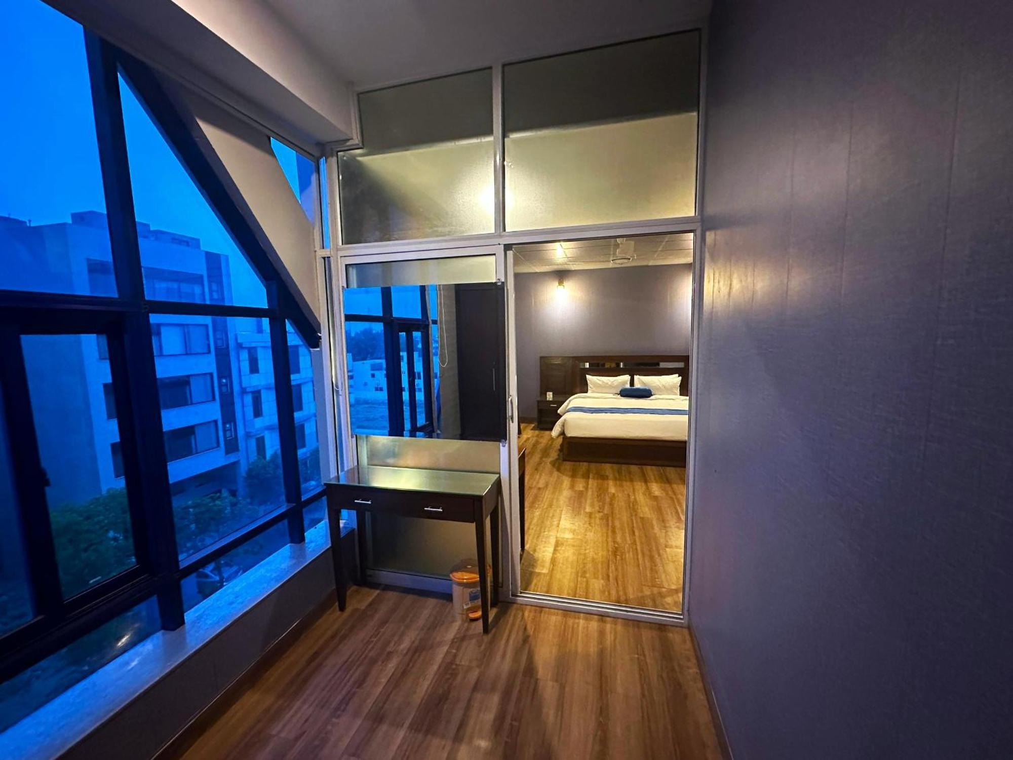 Luxury Apartment In Dha Phase 8, Near Allama Iqbal International Airport Λαχόρη Εξωτερικό φωτογραφία