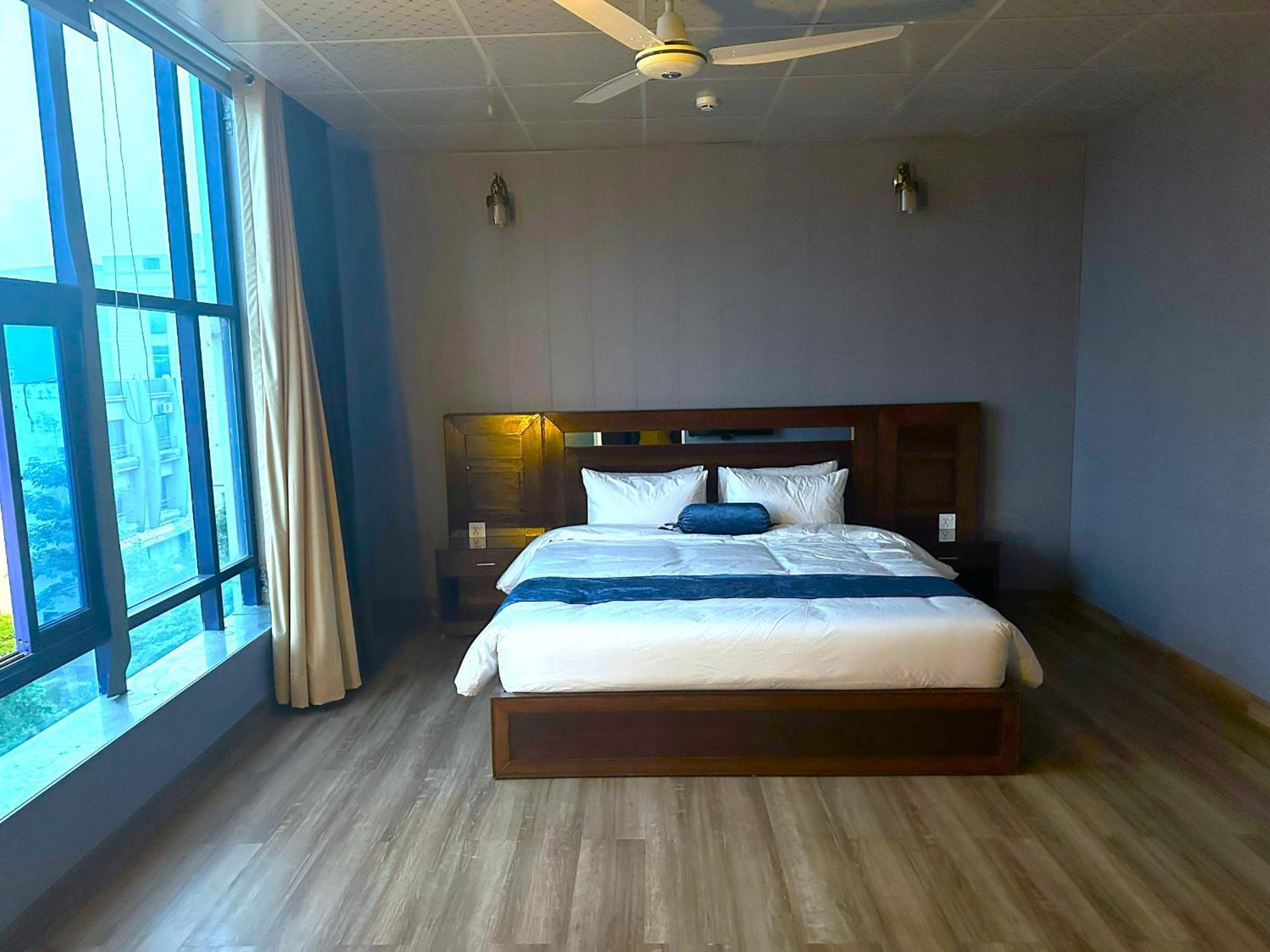 Luxury Apartment In Dha Phase 8, Near Allama Iqbal International Airport Λαχόρη Εξωτερικό φωτογραφία