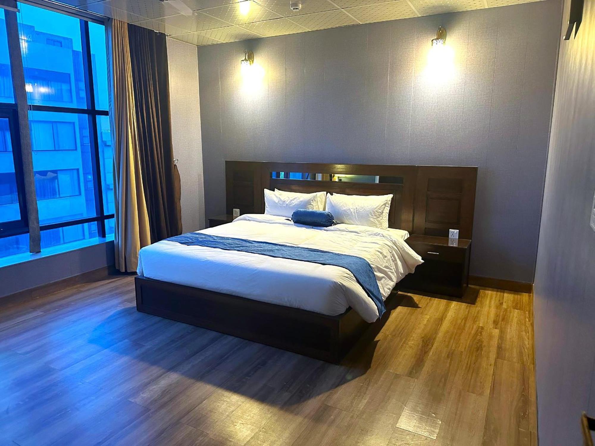 Luxury Apartment In Dha Phase 8, Near Allama Iqbal International Airport Λαχόρη Εξωτερικό φωτογραφία