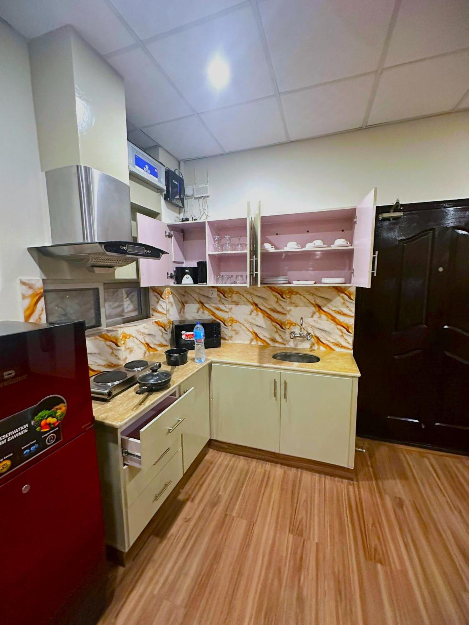 Luxury Apartment In Dha Phase 8, Near Allama Iqbal International Airport Λαχόρη Εξωτερικό φωτογραφία